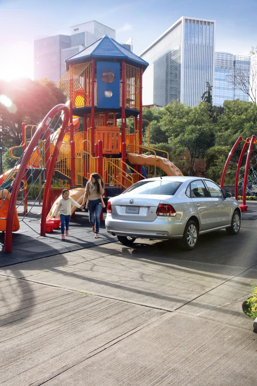  Volkswagen Vento 2016 года  (фото 8 из 19)